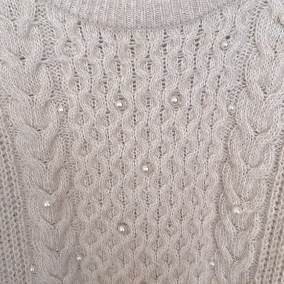 Abercrombie & Fitch Wool Blend Cable Knit XL Neutral Sweater with Pearl Accents - Picture 4 of 13